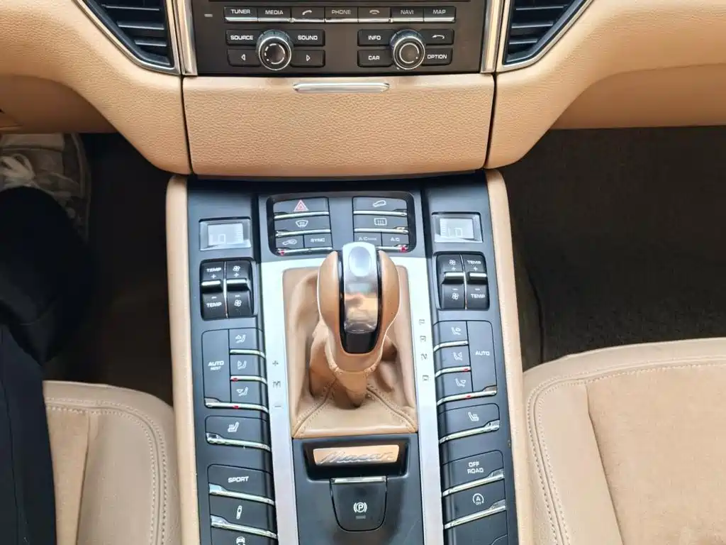 Porsche Macan — миниатюра 15