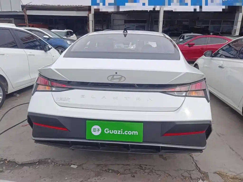 Hyundai Elantra — миниатюра 6