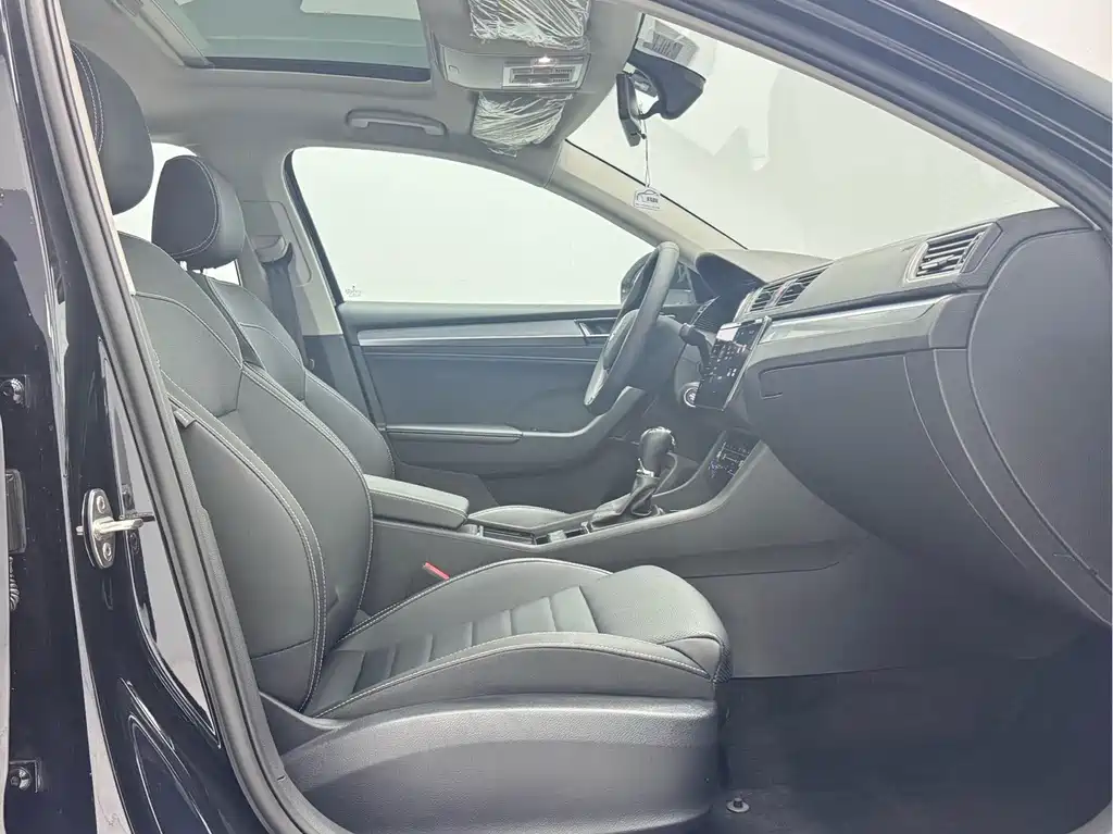 Skoda Superb — миниатюра 12