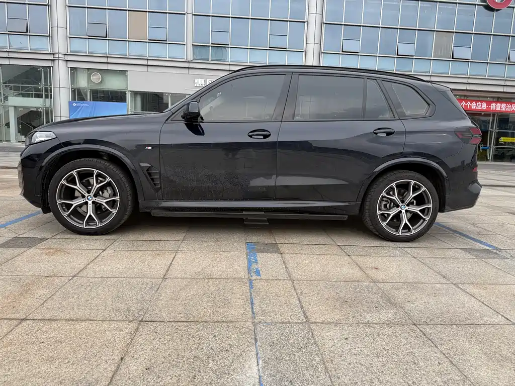 BMW X5 2026 xDrive 30Li Premium M Sport