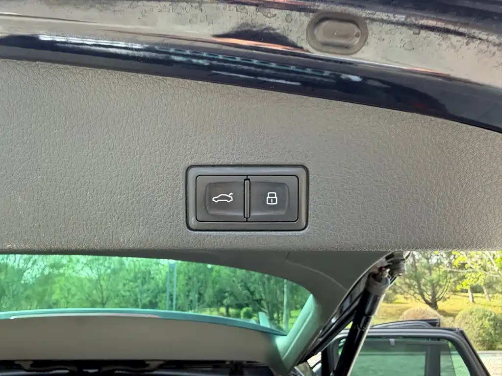 Volkswagen Touareg — миниатюра 22