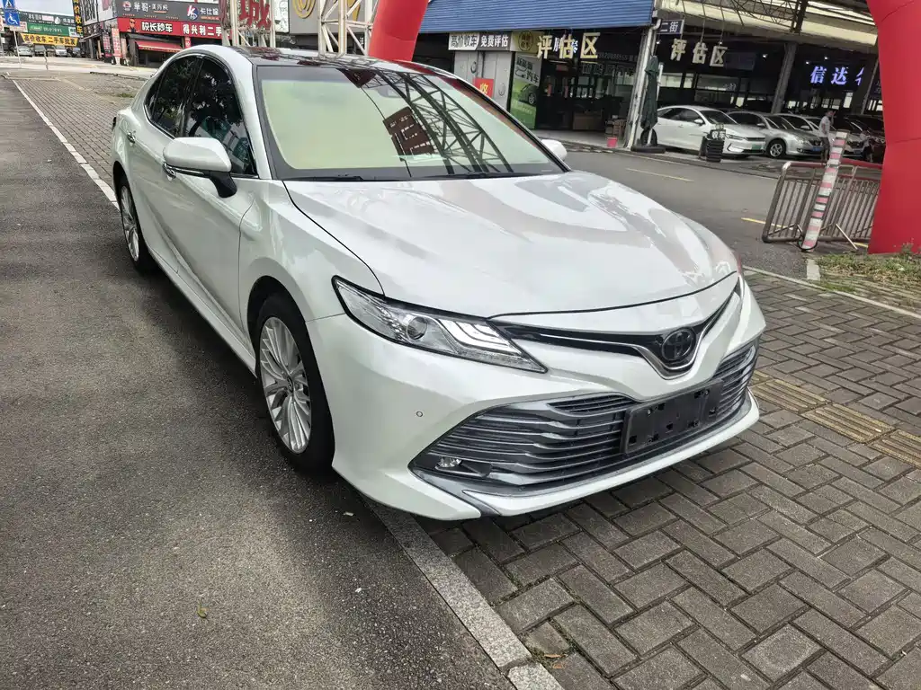 Toyota Camry 2019 2.5G Luxury V