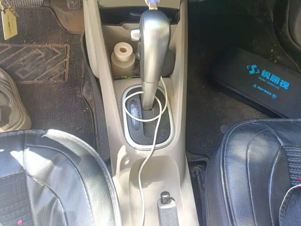 Venucia R50 — миниатюра 10