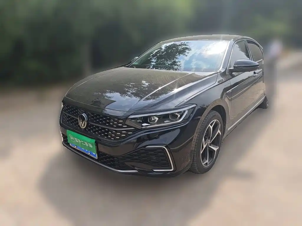 帕萨特 2025款 出众款 380TSI 星空龙耀版 2025