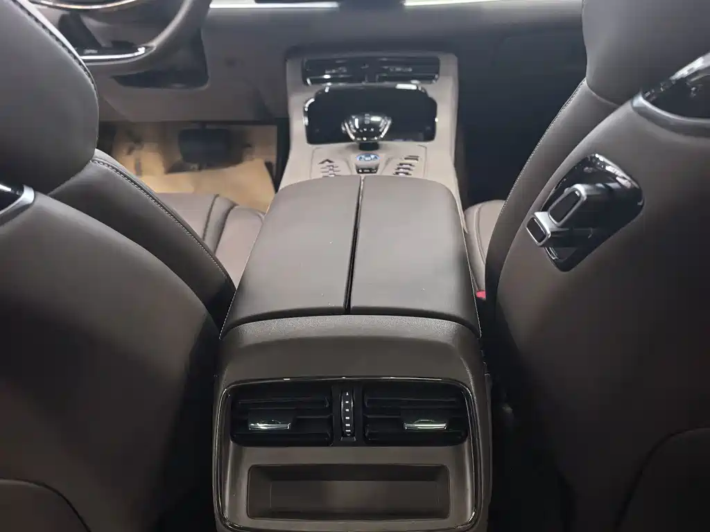 BYD Han — миниатюра 12