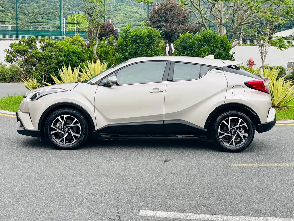 Toyota C-HR 2020 2.0L Lead