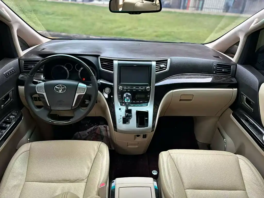 Toyota Alphard 2012 3.5L Luxury