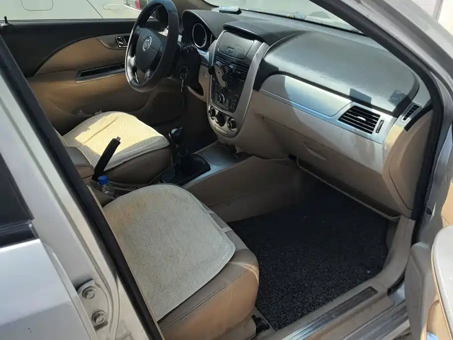 Buick Excelle — миниатюра 8