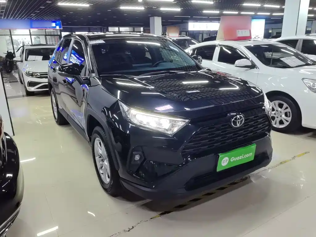 Toyota RAV4 — миниатюра 4