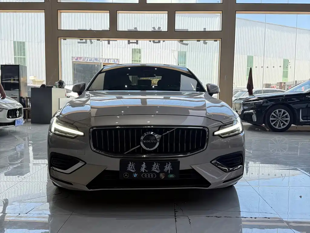 Volvo S60 2023