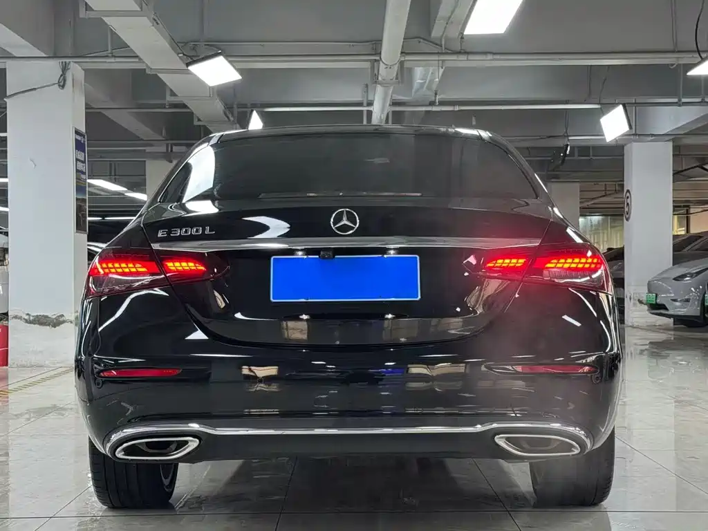 Mercedes-Benz E-Class — миниатюра 3