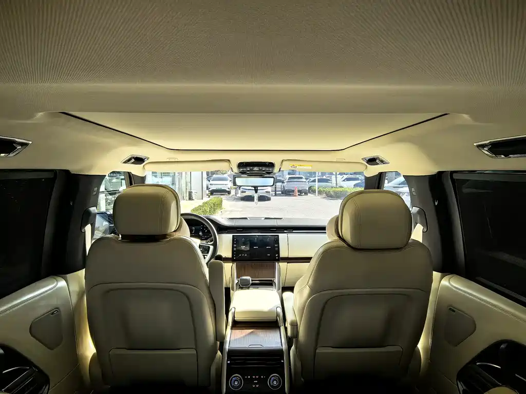 Land Rover Range Rover — миниатюра 6