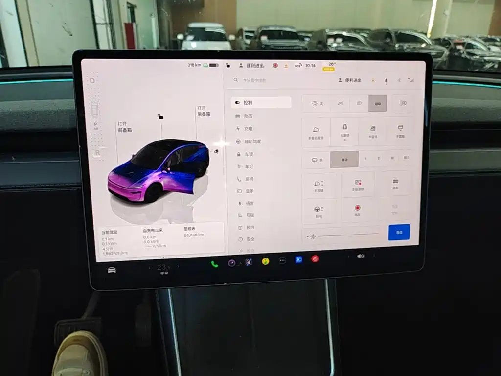 Tesla Model Y — миниатюра 13