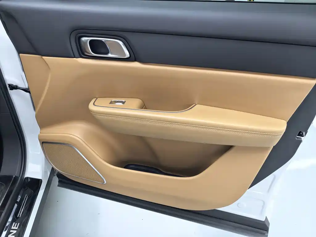 Li Auto Li ONE — миниатюра 9