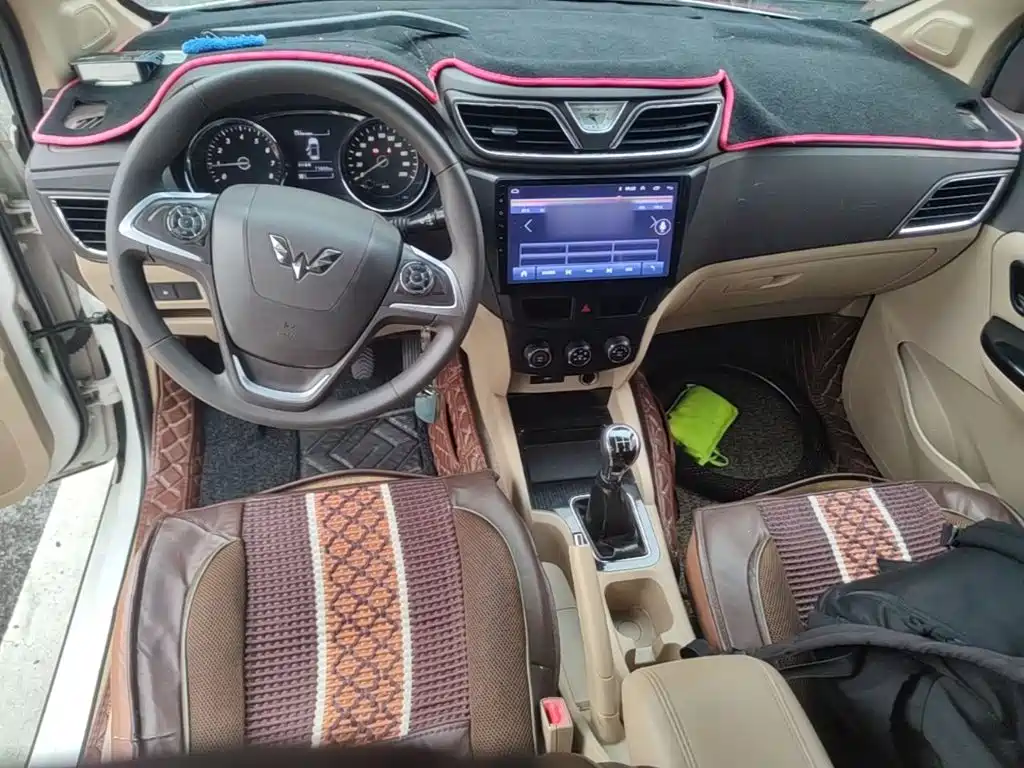 Wuling Hongguang — миниатюра 14