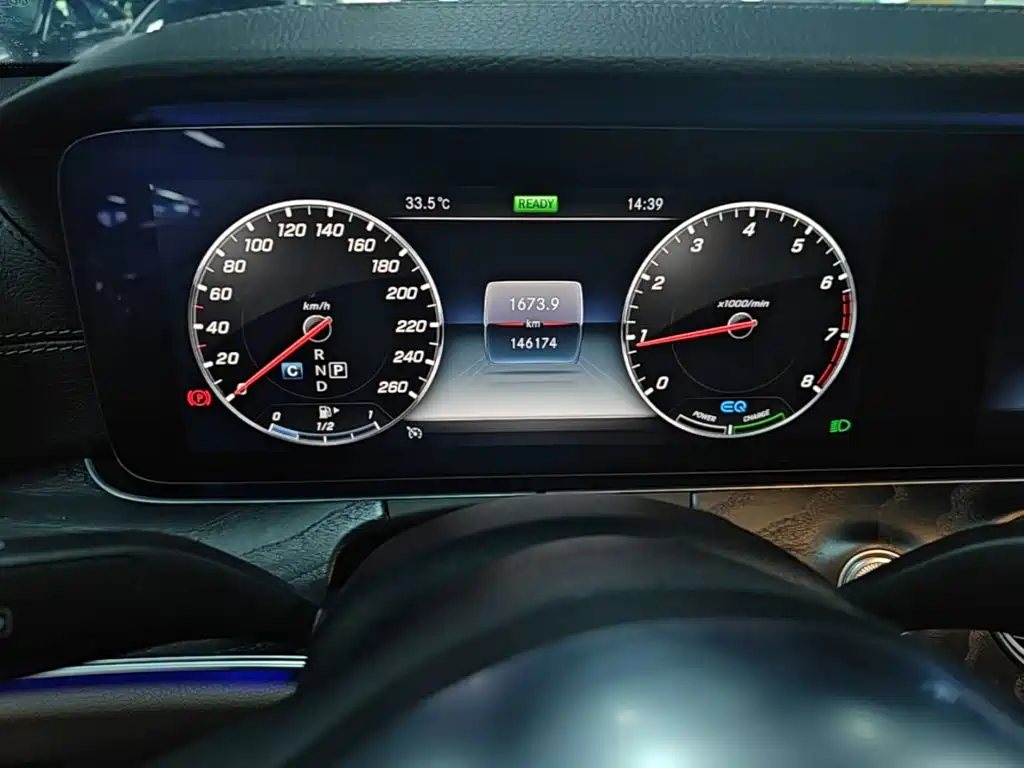 Mercedes-Benz E-Class — миниатюра 12