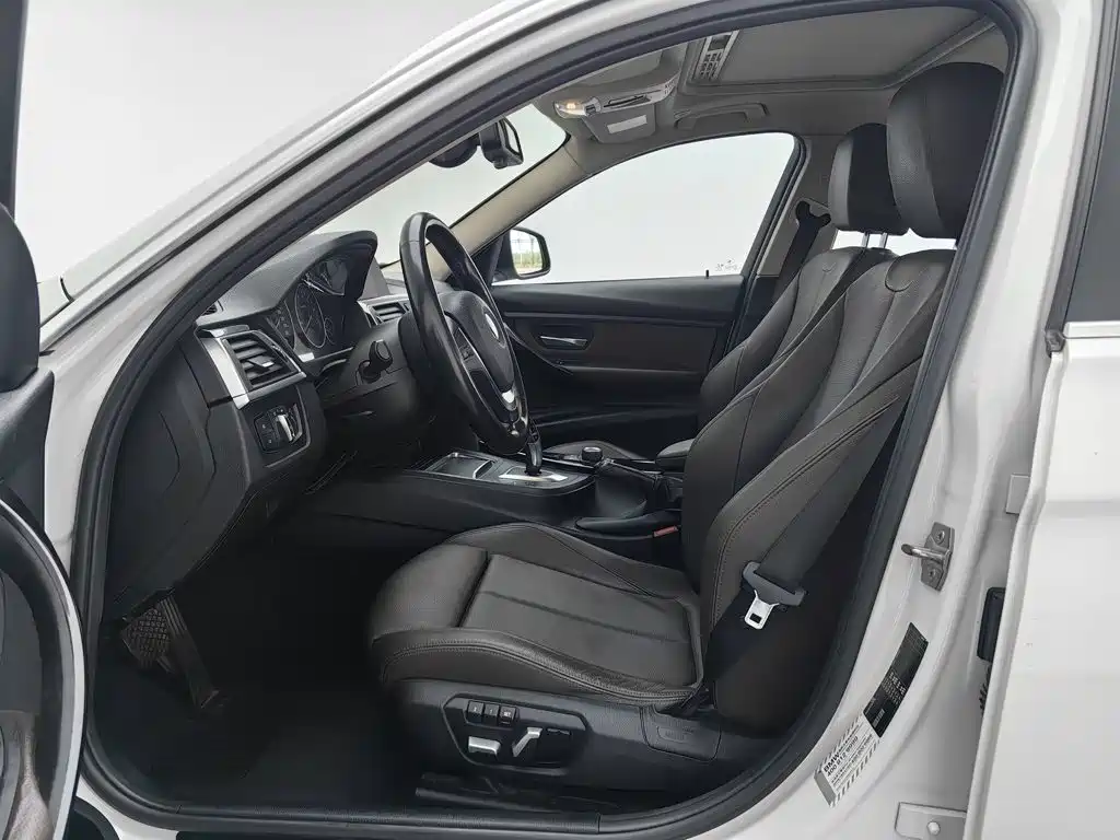 BMW 3 Series — миниатюра 10