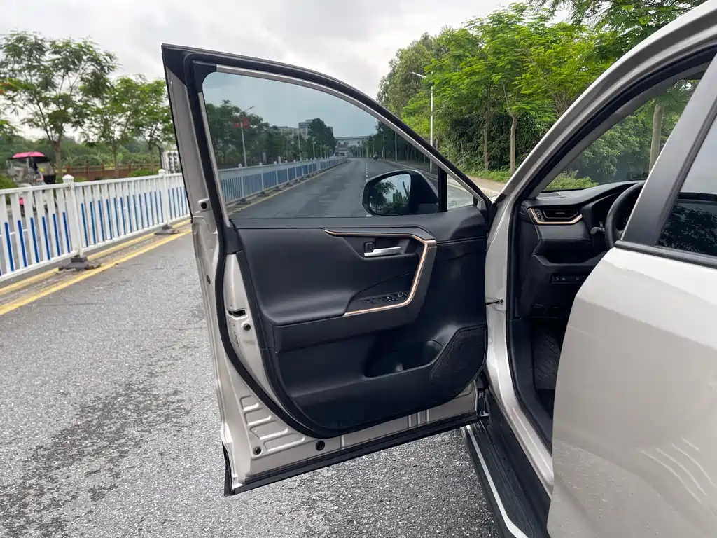 Toyota Wildlander 2.0L CVT 2WD Urban Edition, фото 21