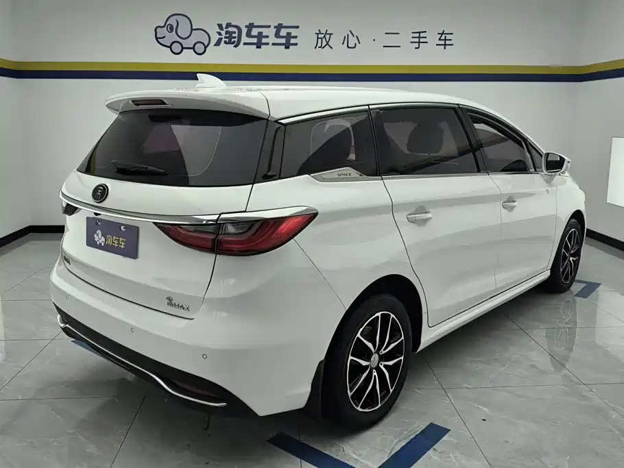 BYD MAX — миниатюра 3