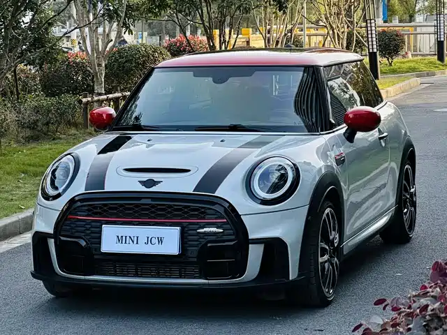 MINI JCW 2023