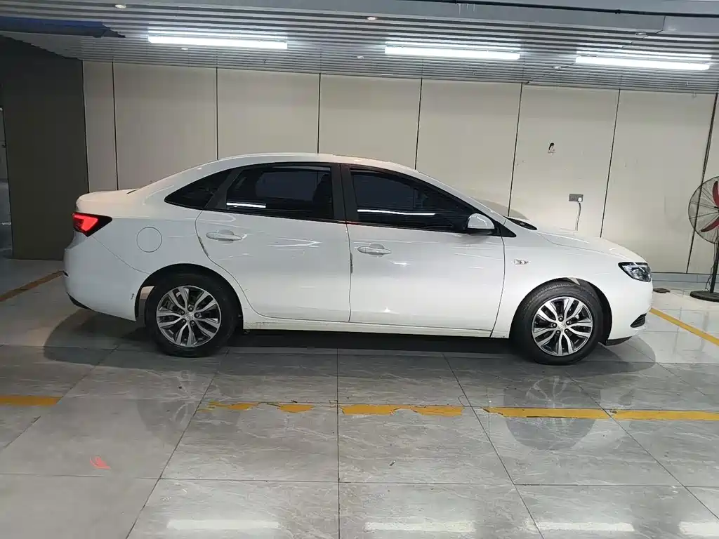 Buick Excelle — миниатюра 5