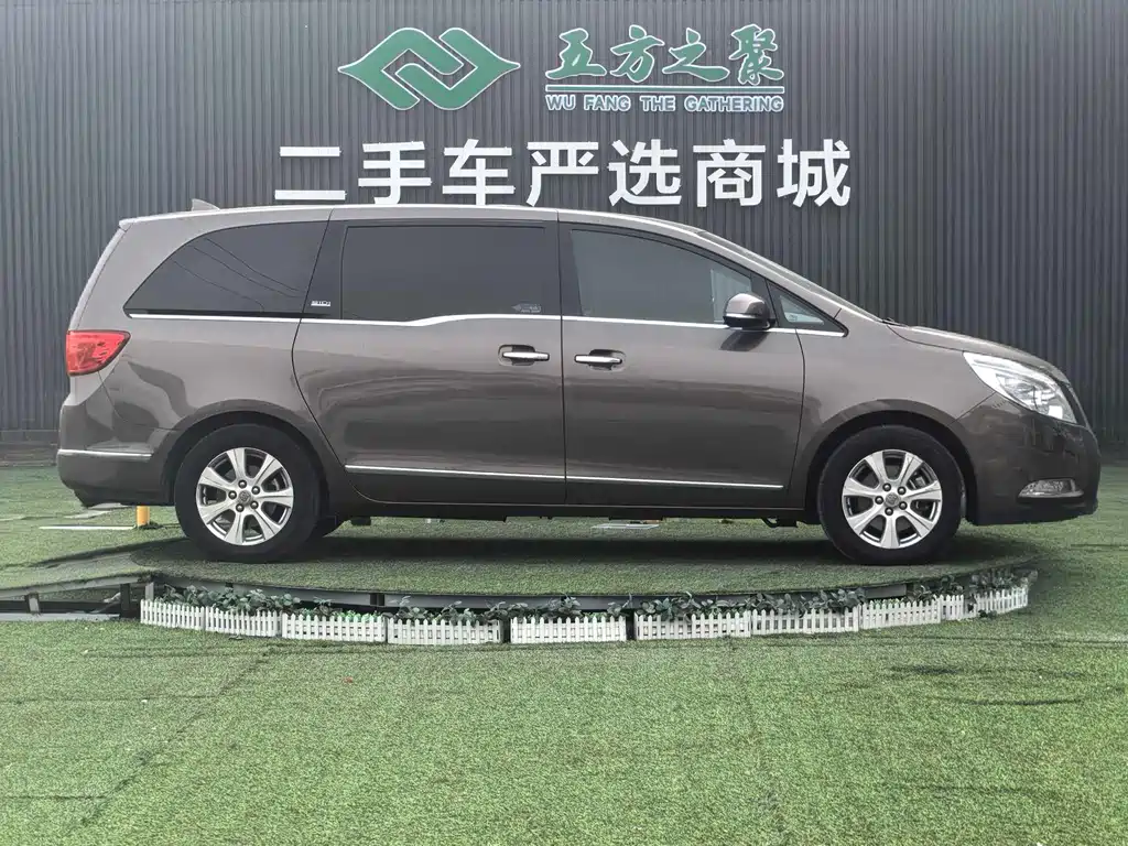 Buick GL8 2014 3.0L XT Luxury Flagship
