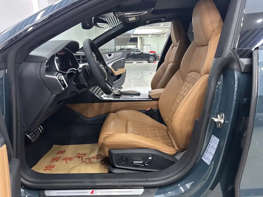 Audi A7L 2022 55 TFSI quattro S-line edition one