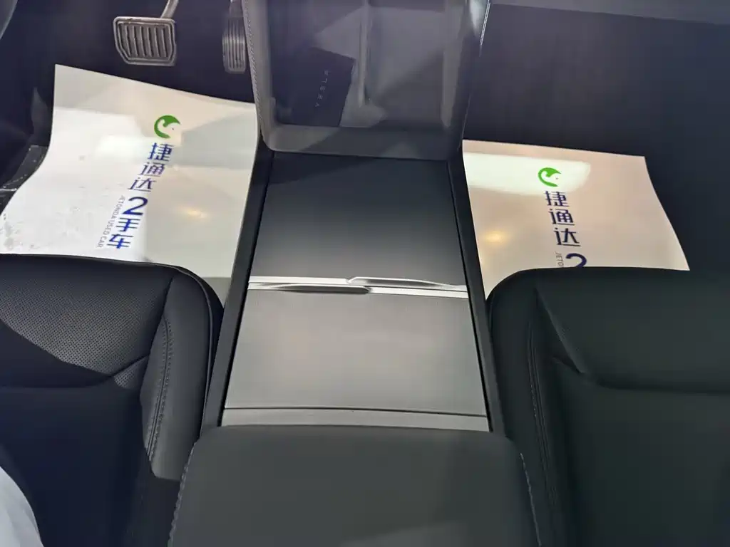 Tesla Model 3 — миниатюра 15