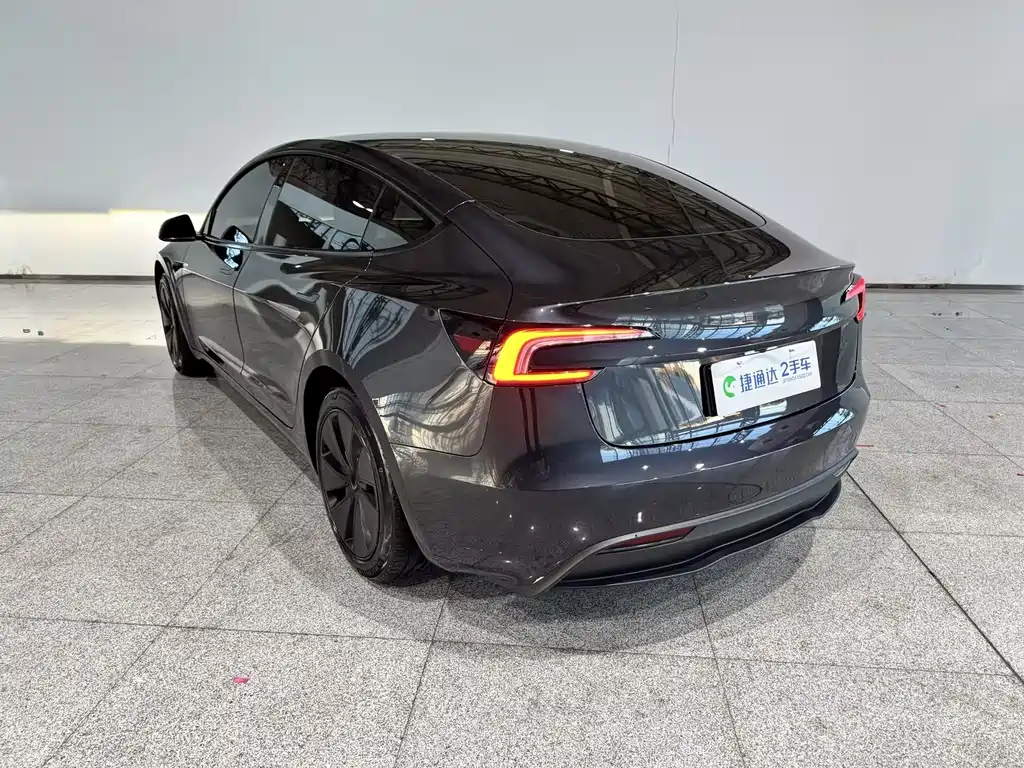 Tesla Model 3 — миниатюра 18