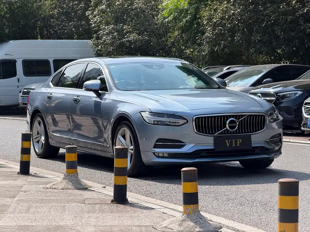 Volvo S90 — миниатюра 2