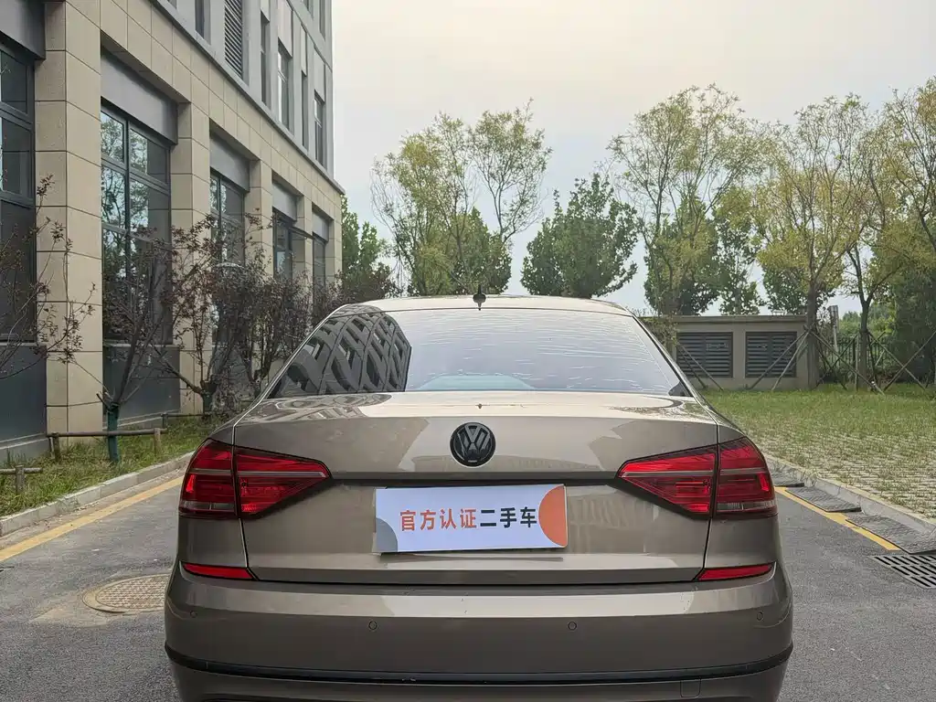 Volkswagen Passat — миниатюра 8
