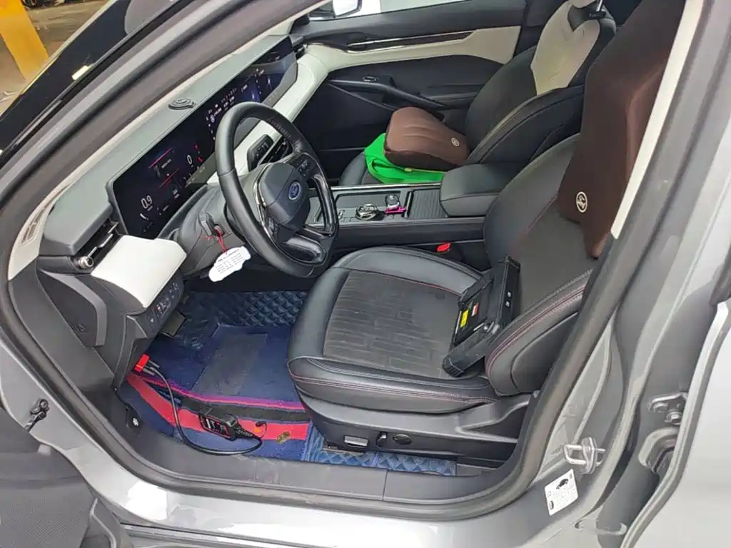 Ford Mondeo — миниатюра 15