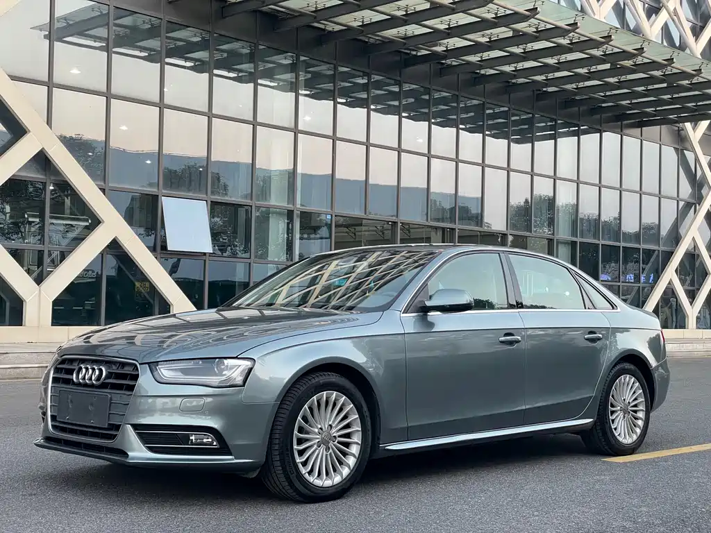 Audi A4L 2015