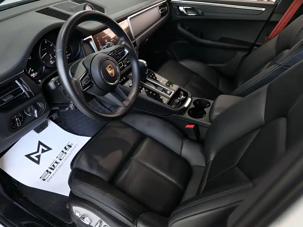 Porsche Macan — миниатюра 6
