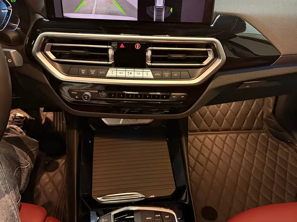 BMW iX3 - фото 13