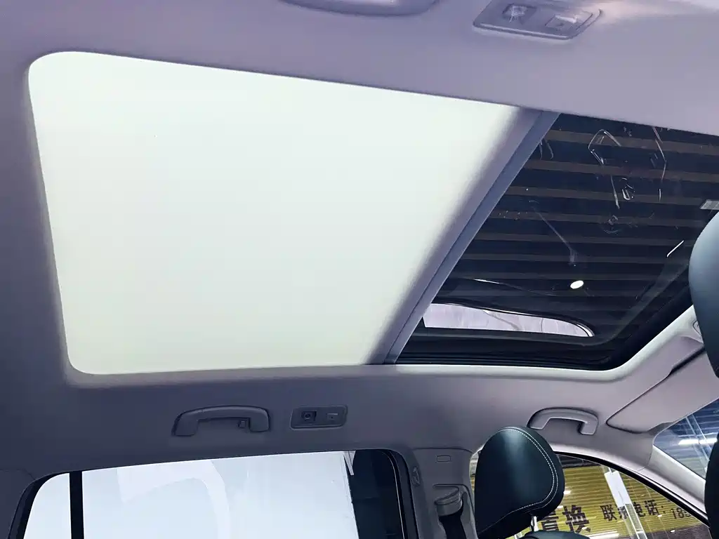 Volkswagen Tiguan L — миниатюра 11