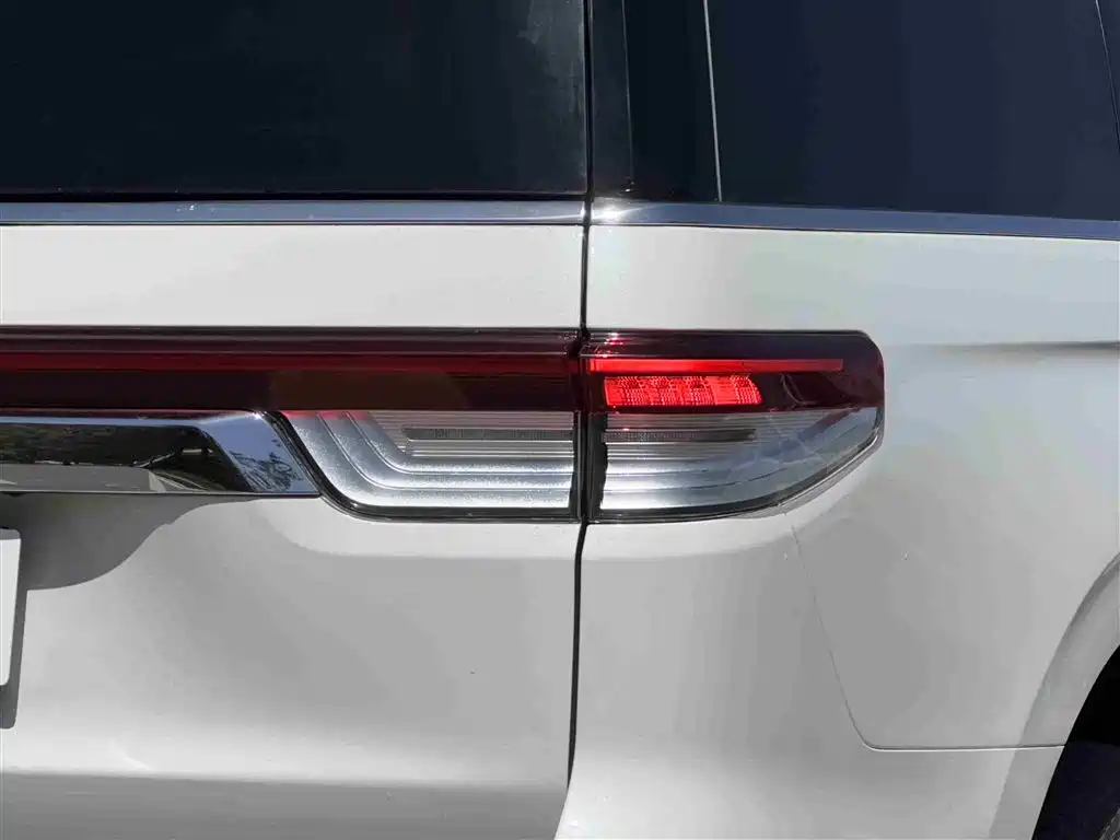 Lincoln Navigator 3.5T Premium Shine Edition, фото 19