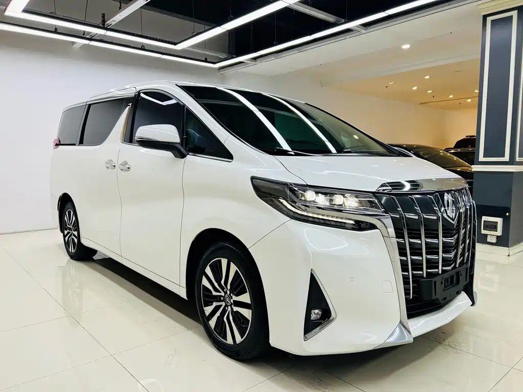 Toyota Alphard — миниатюра 3