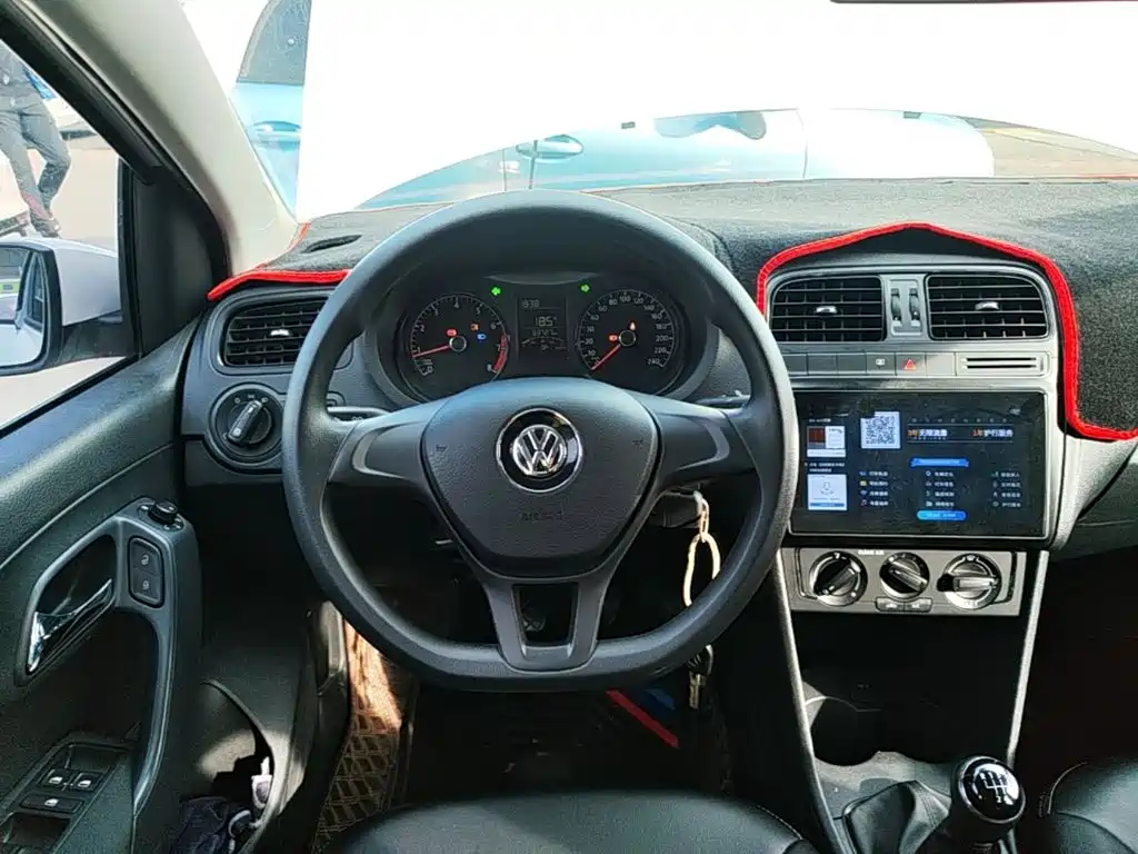 Volkswagen Polo — миниатюра 11