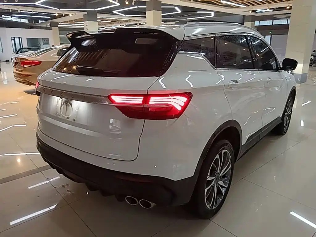 Geely Binyue — миниатюра 7