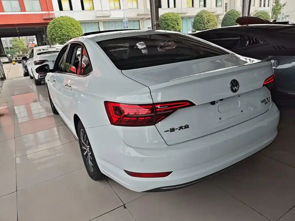 Volkswagen Sagitar — миниатюра 5