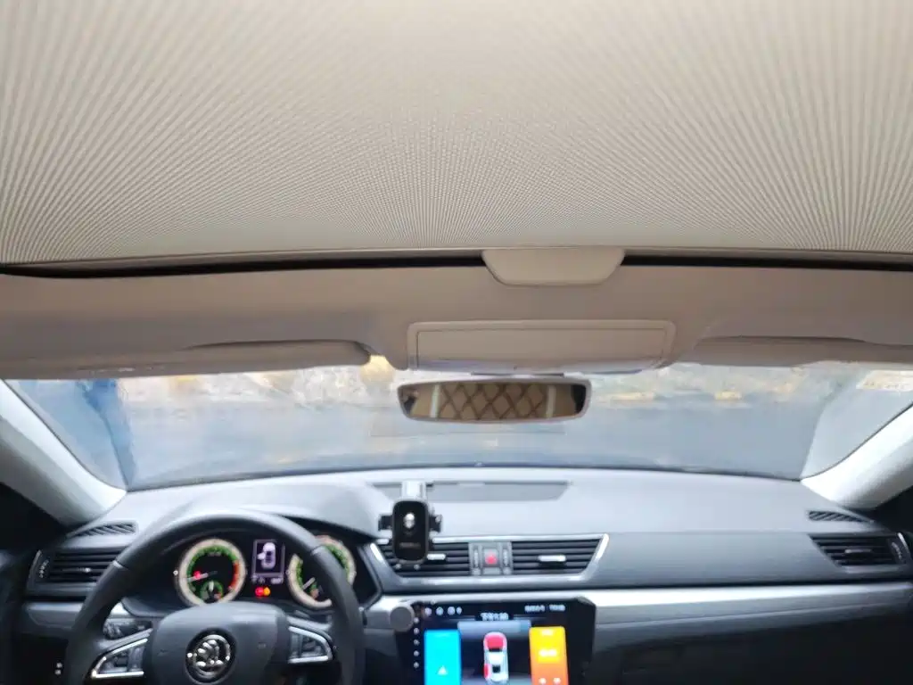 Skoda Superb — миниатюра 14