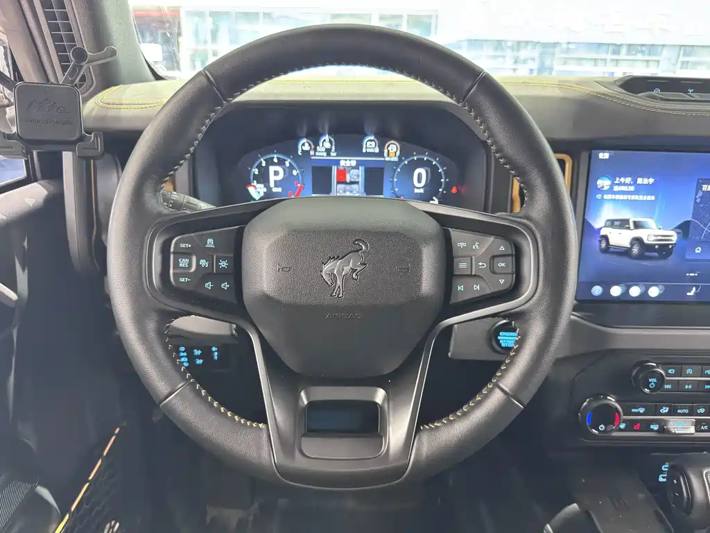 Ford Bronco — миниатюра 8