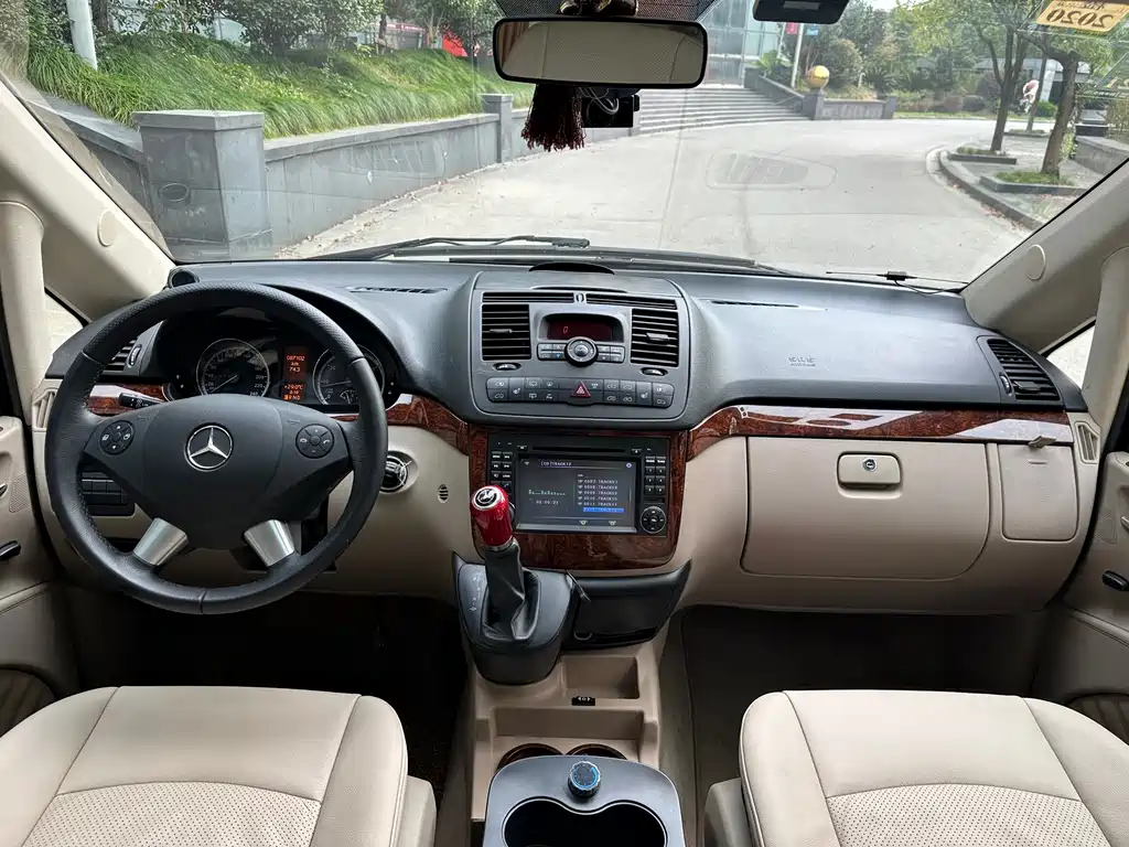 Mercedes-Benz Viano — миниатюра 39