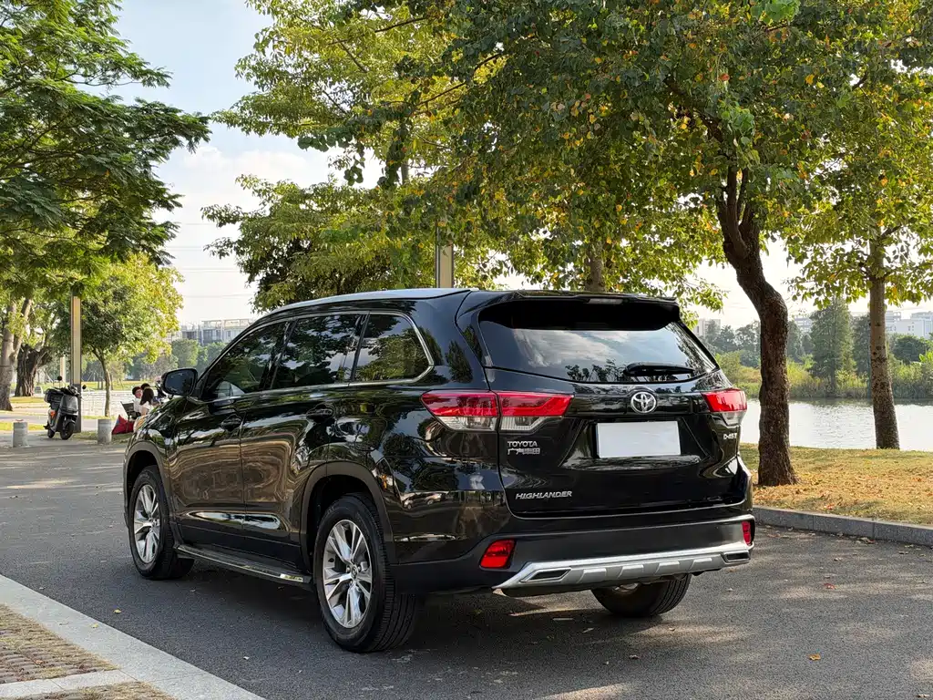 Toyota Highlander — миниатюра 6