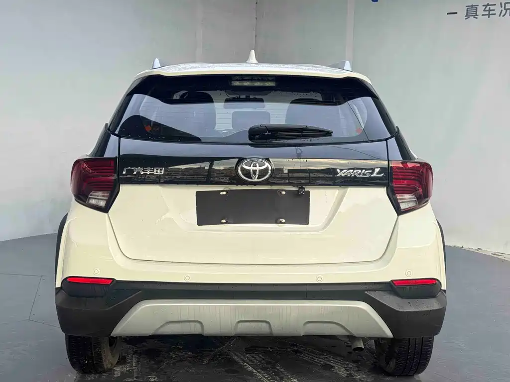 Toyota Yaris L — миниатюра 5