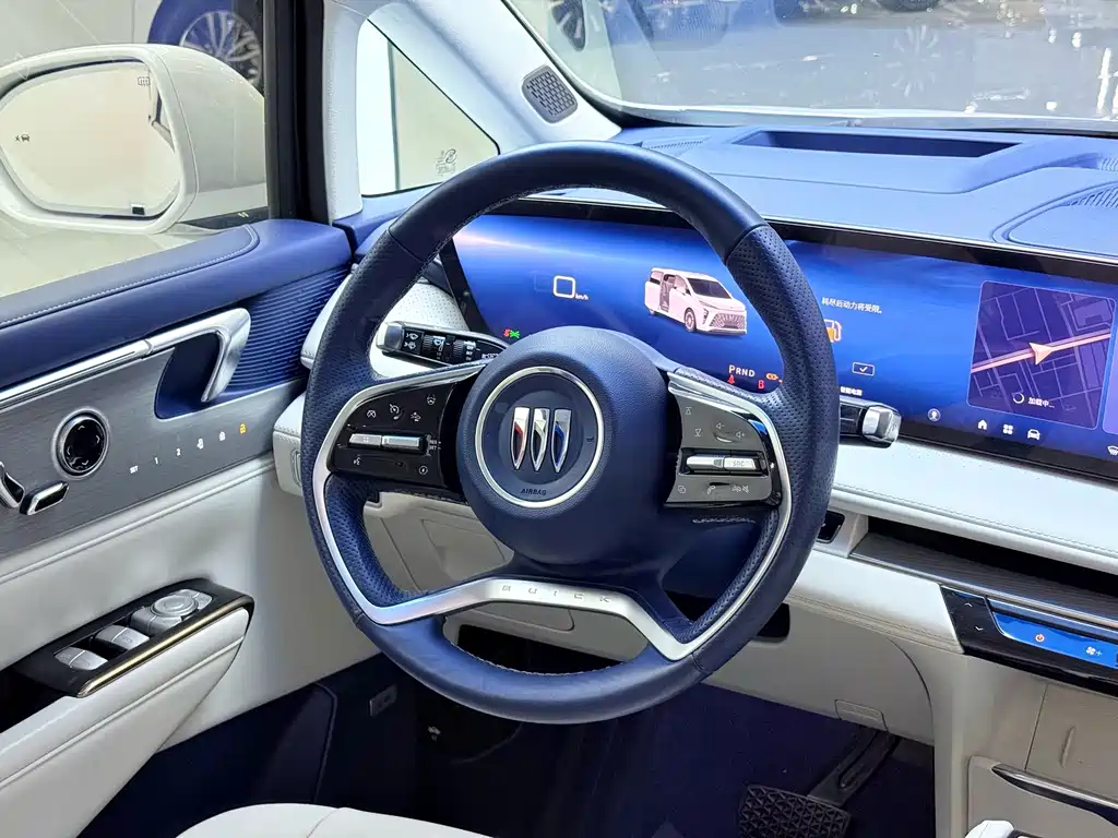Buick GL8 Hybrid — миниатюра 7