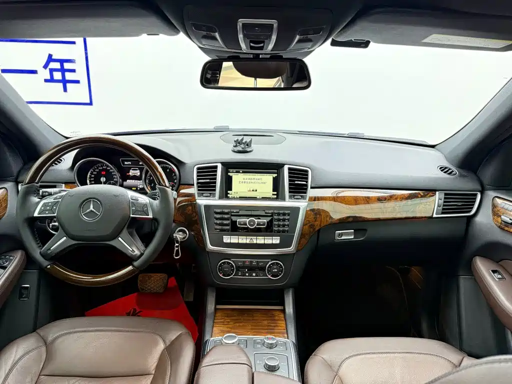 Mercedes-Benz M-Class — миниатюра 12