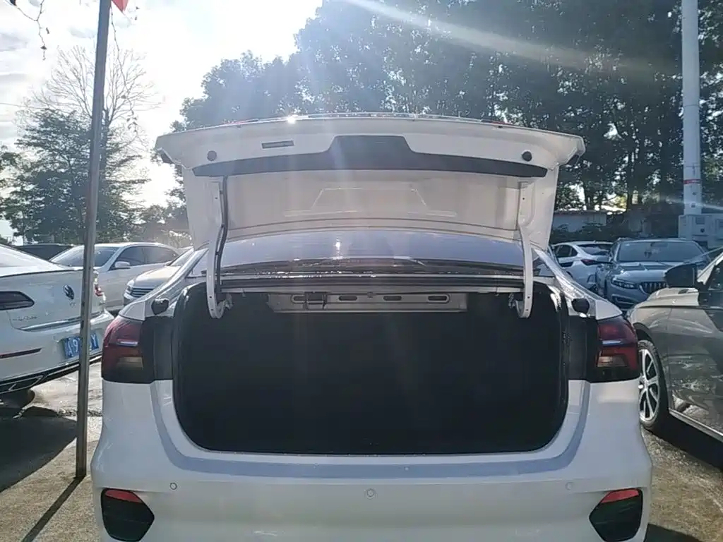 Roewe i5 — миниатюра 19