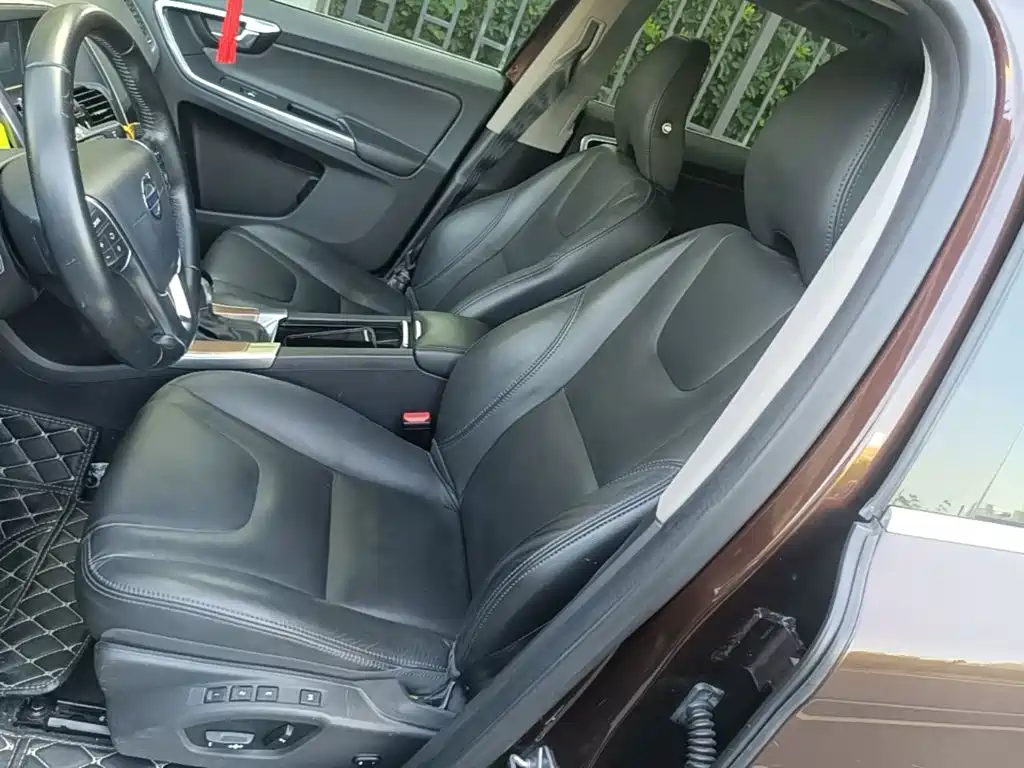Volvo XC60 — миниатюра 15